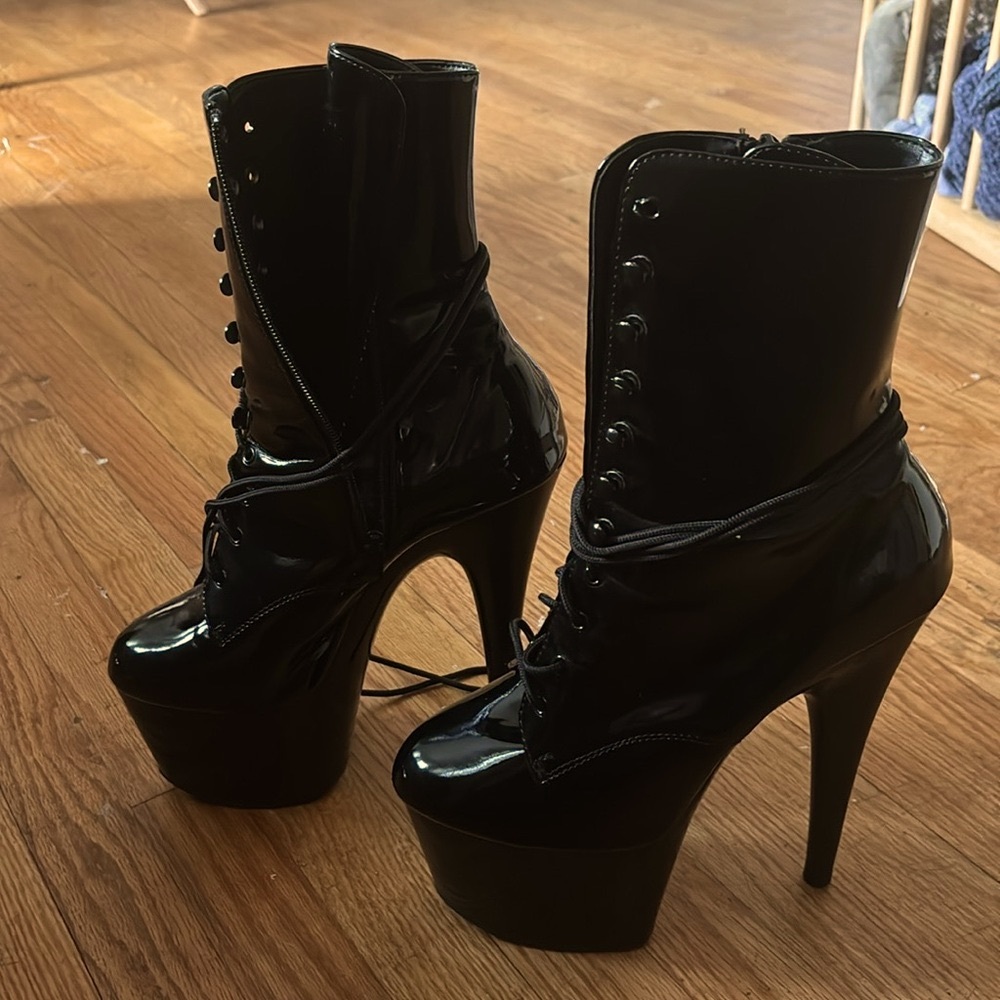 Pleasers Adore 7” boot